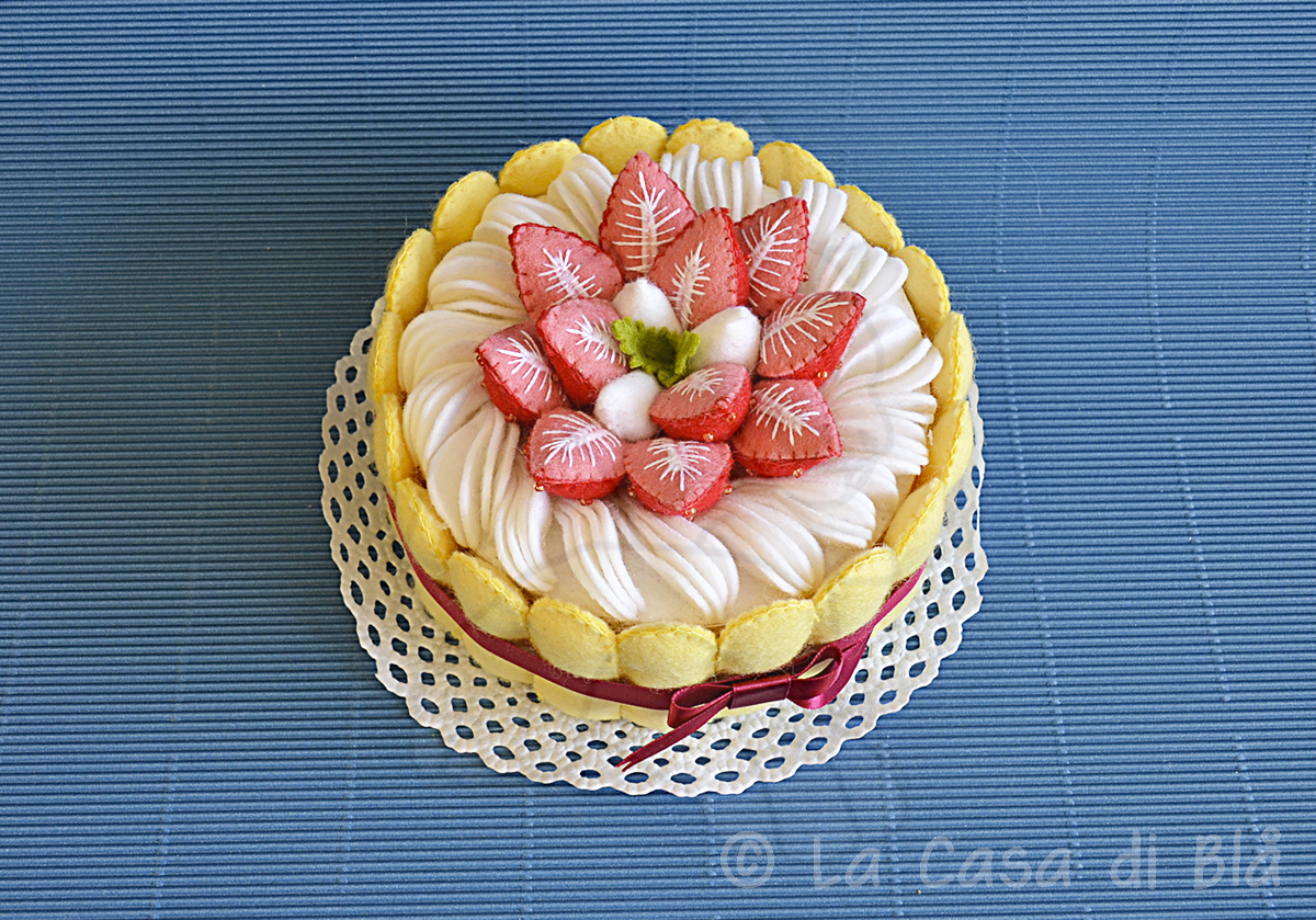 Strawberries cake